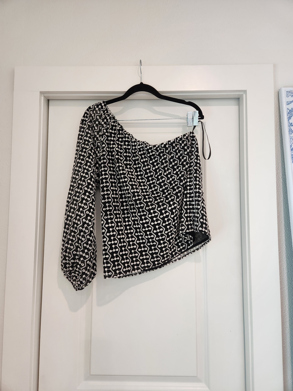 White House Black Market One-Shoulder Long Sleeve Black & White Women's Top